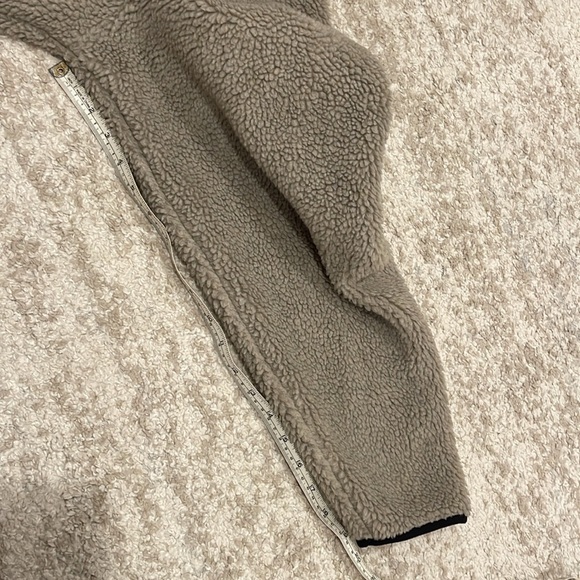 Sold ESSENTIALS - FEAR OF GOD
2022 Polar Fleece Half Zip Hoodie
Size M/L - Picture 7 of 11